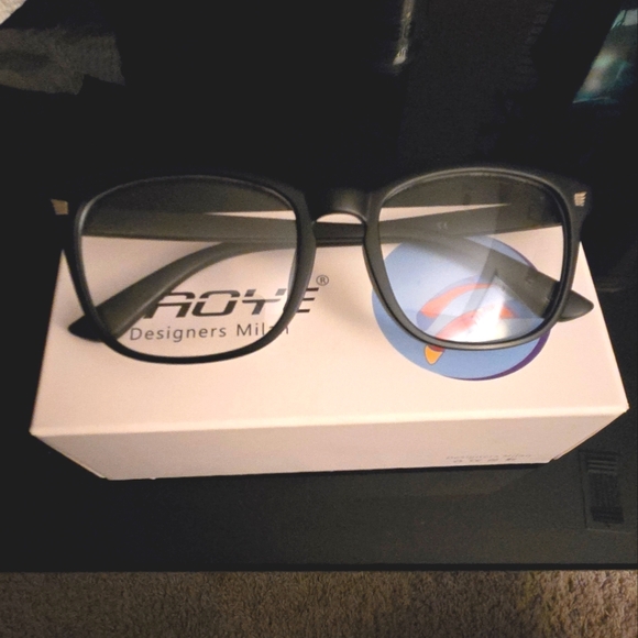 Gaoye-Designers Milan-Blue Light Blocking Glasses for Women - Picture 1 of 4